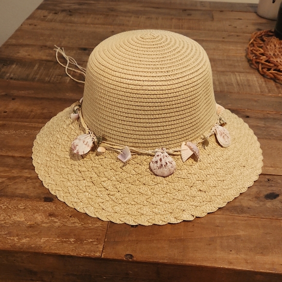 RAREST Brand new gorgeous hat ties hang in back to style however you want NWOT - Picture 7 of 7